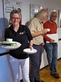 Ulrike Welpinghus, Leiterin des Sozialdienstes im DRK-Haus Ravensberg und Hauptorganisatorin des Sommerfestes mitten in der Arbeit