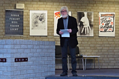 Job Schräder führt in die Ausstellung ein