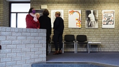 Ausstellung mit Besuchern I