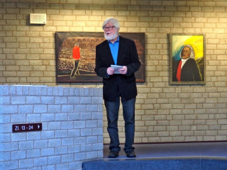 Job Schräder führt in die Ausstellung ein