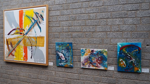 Ulf Richter: Kreuzweg und Acrylpouring-Arbeiten