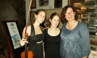 Elisabeth Horn  (Violine), Stephanie Mirwald (Akkordeon und Anke Wienke (Tortilla)