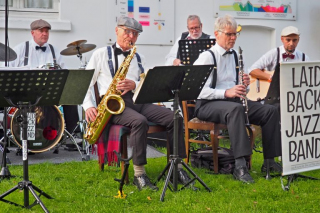 Friedhelm Patzelt (Schlagzeug), Helmut Schmitz (Saxofone), Karl-Heinz Meng (Bass), Joachim Goyke (Klarinette), Luis Tanhanga (Gitarre)