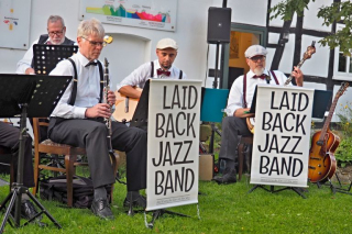Karl-Heinz Meng (Bass),  Joachim Goyke (Klarinette), Luis Tanhanga (Gitarre), Michael Grammel (Gitarre)